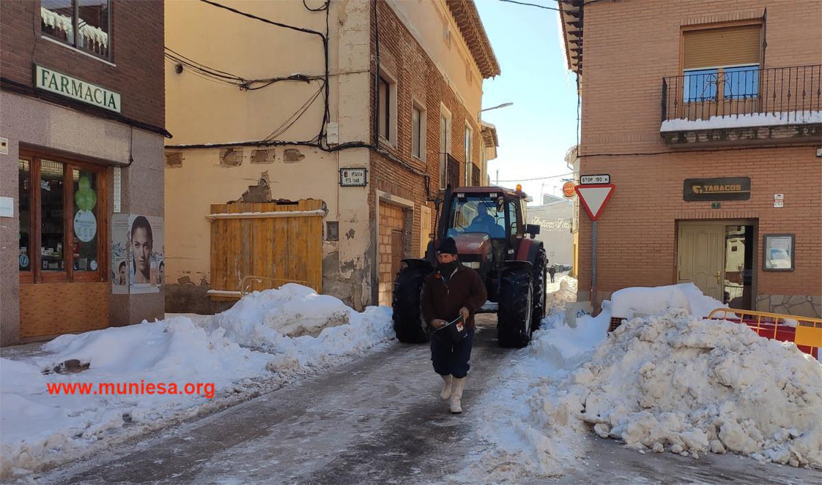 MUNIESA, CON HIELO Y NIEVE. MÁXIMA PRECAUCIÓN MUNIESA, CON HIELO Y NIEVE. MÁXIMA PRECAUCIÓN