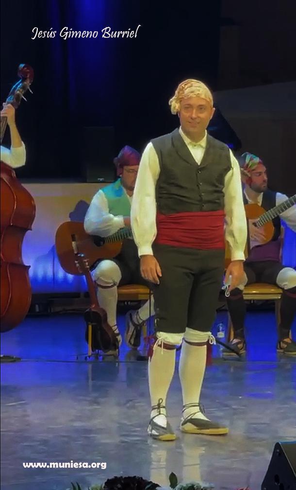 MUNIESA CON EL JOTERO JESÚS GIMENO BURRIEL