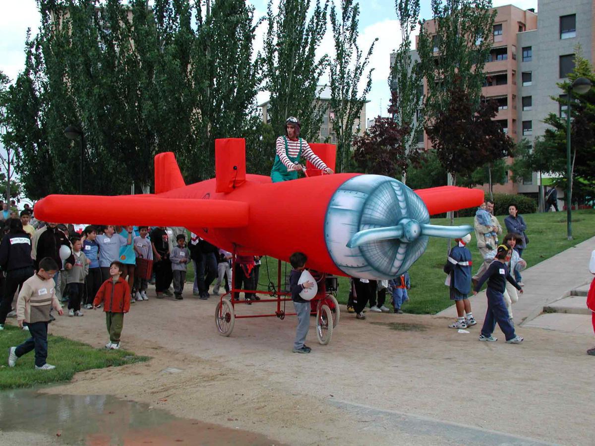 PASACALLES, LA CENA, MUSICAL Y LA TRACA PASACALLES, LA CENA, MUSICAL Y LA TRACA