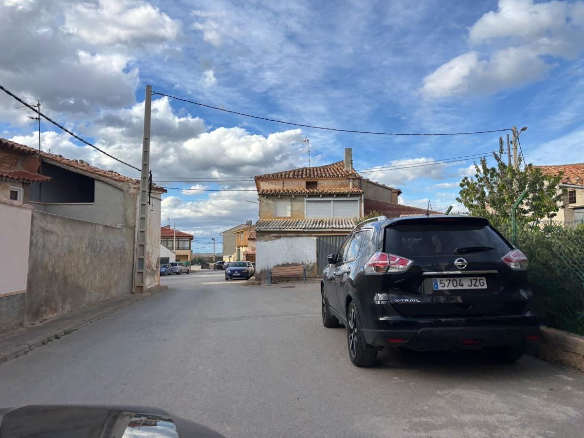 MUNIESA. COCHES APARCADOS. PROCESIONES MUNIESA. COCHES APARCADOS. PROCESIONES
