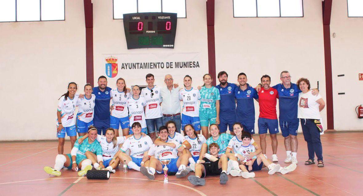 MUNIESA. FÚTBOL SALA. REBECA Y WANAPIX. 