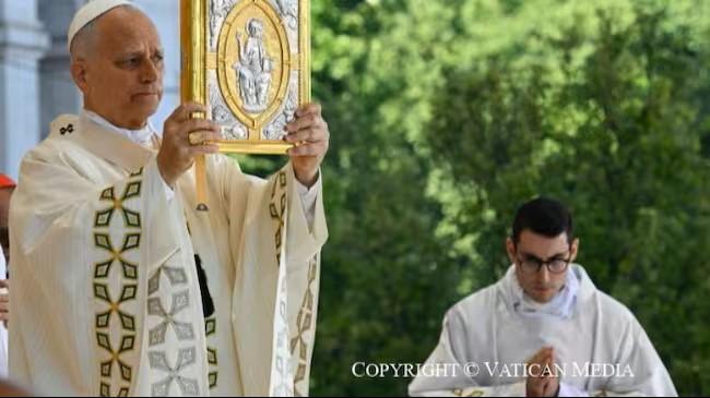 UN DIÁCONO DE MUNIESA CON EL PAPA. VÍDEO