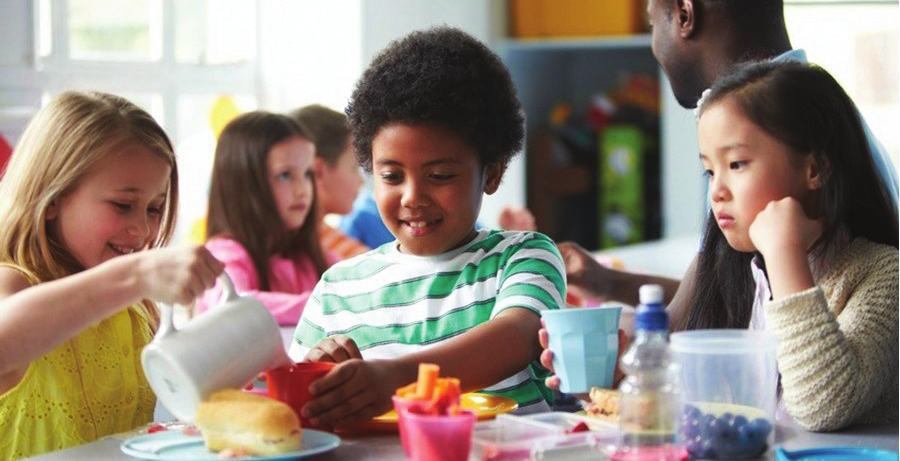 Au secours! Mon enfant ne veut manger que des aliments blancs ou beiges -  BLOG