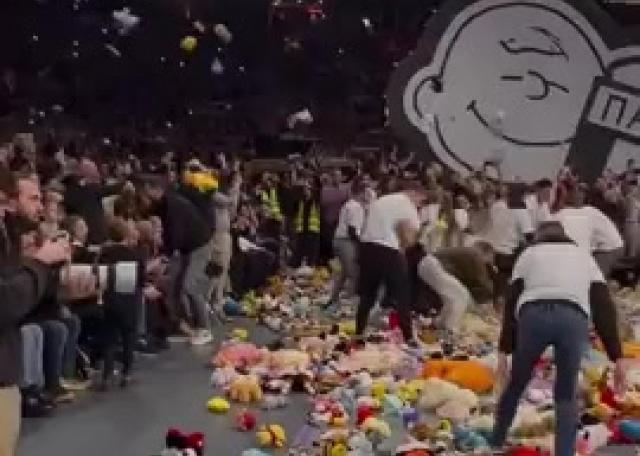 Siete pronti per il Teddy Bear toss di domenica 16 febbraio? Noi vorremmo venisse così....