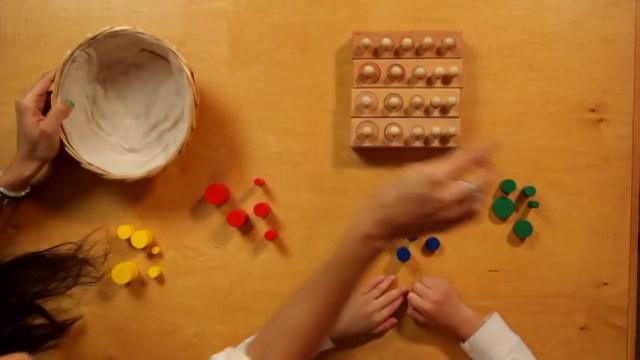 Sensorial Lesson 20 - Knobbed & Knobless Cylinders 