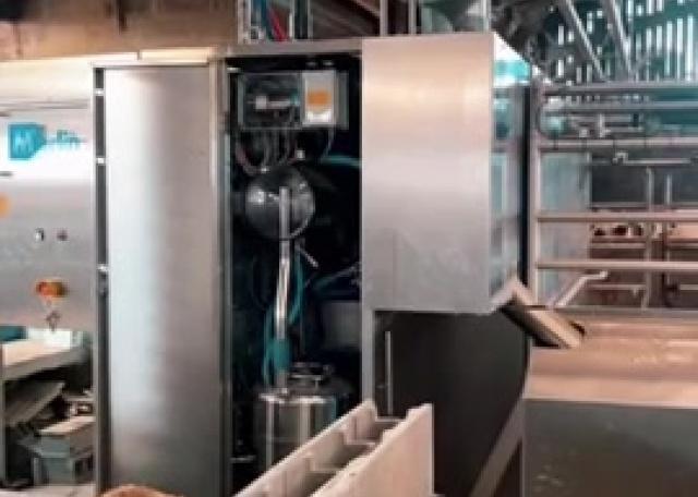 Installation et mise en route des robots de traite M²erlin à Plemy