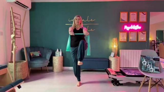 Graduated Balance with band flex and point