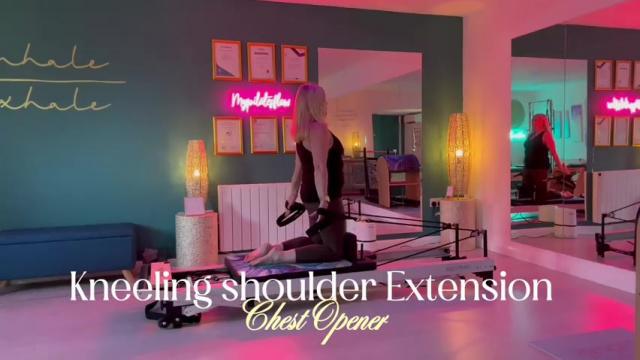 Kneeling Shoulder Extension