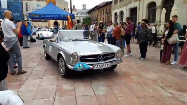 Rally Ciudad de Oviedo de Históricos: salida desde la catedral
