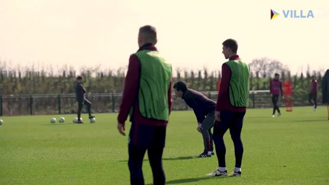 UNAI EMERY DIRIGE SESIÓN