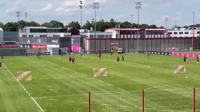 SALIDA DE BALÓN BAYERN MUNICH