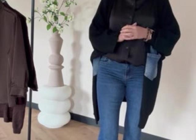 🍂Gebreid vest 👖Flair jeans 🍂Satijnen blouse