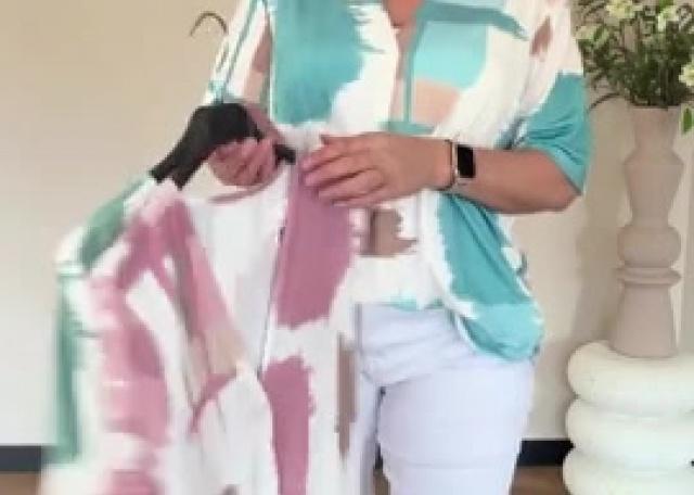 🌻Travelstof v-hals print top & BS straight leg