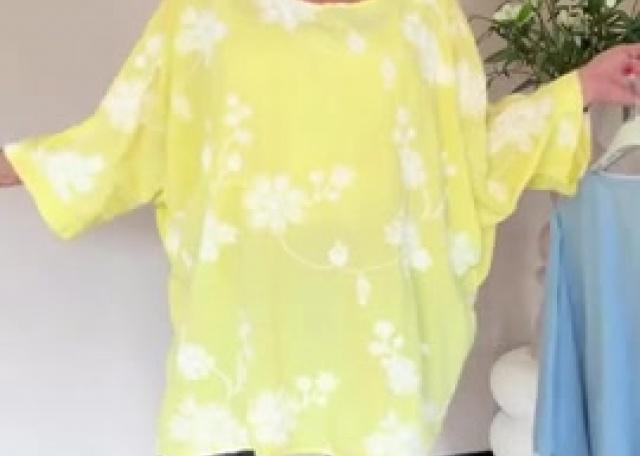🌸Oversized top met bloemen