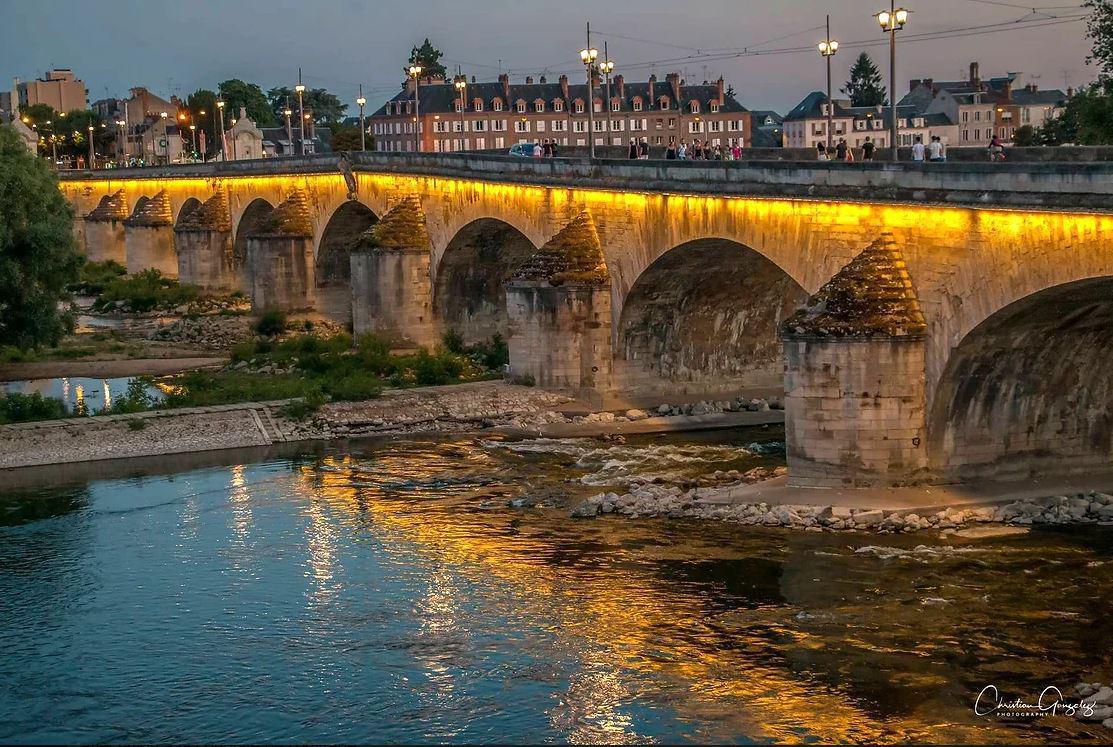 Petite histoire du pont George V (gratuit)