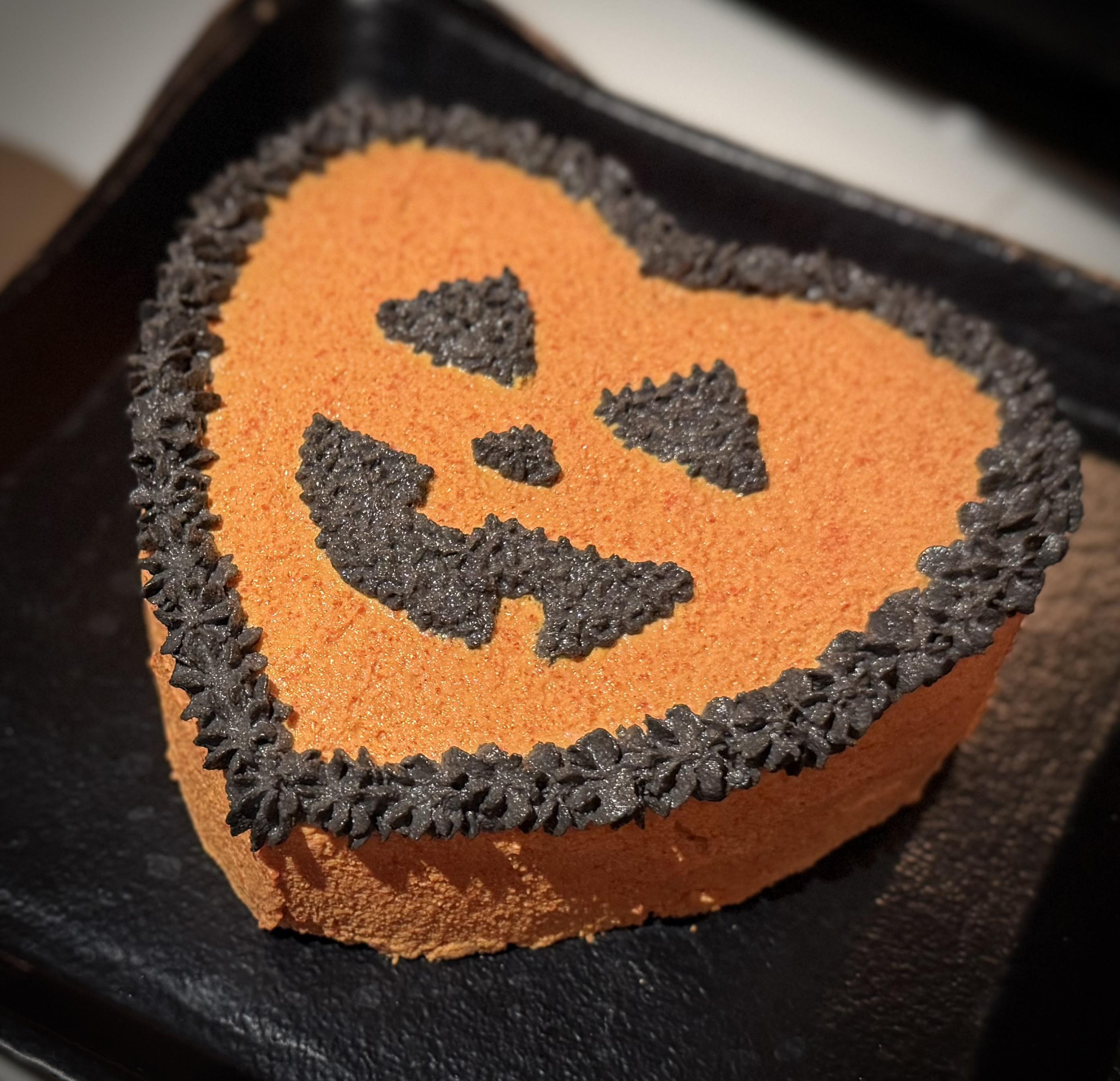 Halloween Heart Cakes Tutorial