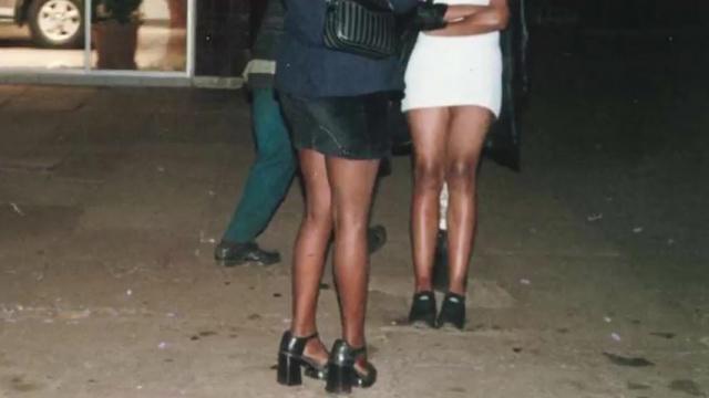 የሴተኛ አዳሪዎች እና የፖሊሶች ግንኙነት ሲዳሰስ