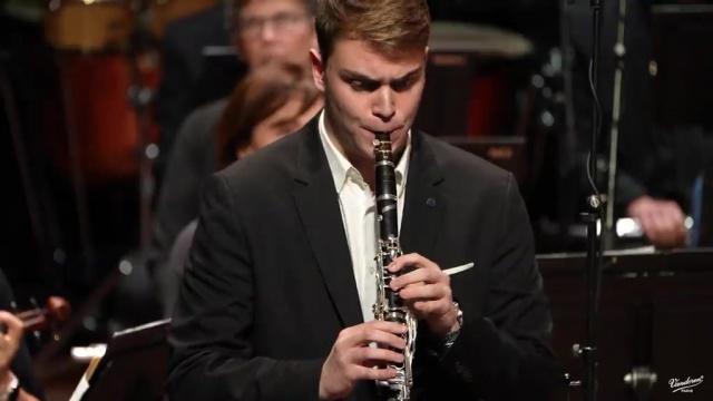 Martim Barbosa plays E. Desimpelaere clarinet Concerto