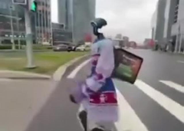 الروبوتات تغزو شوارع موسكو