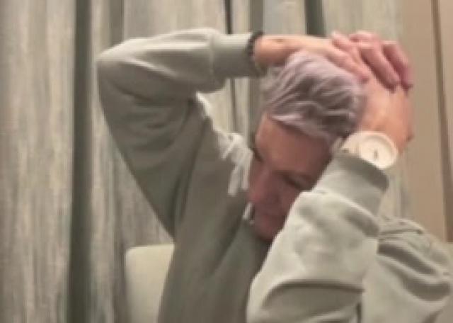 Tissue issue with Zelda Visser