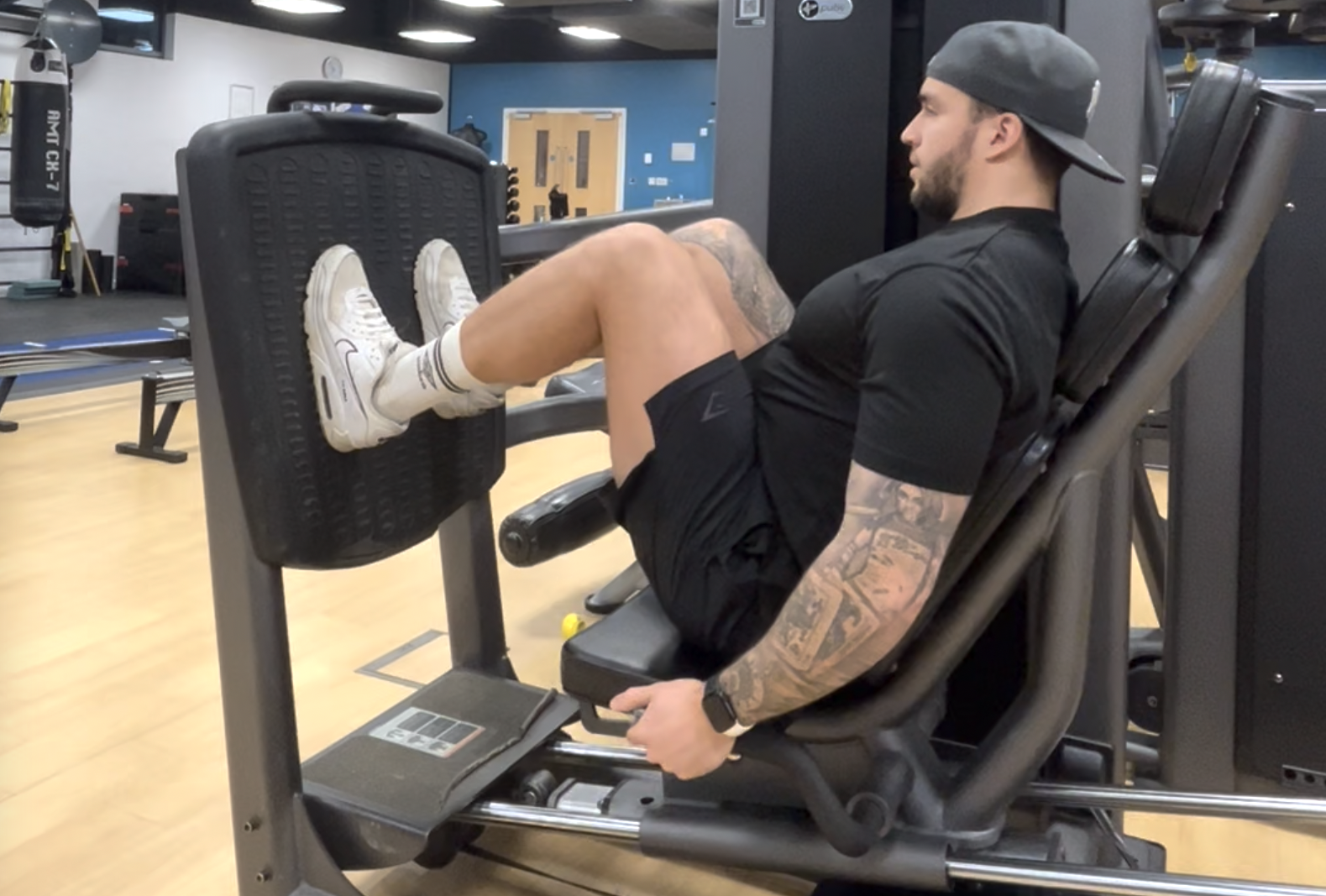 Leg Press Machine (Normal Stance)