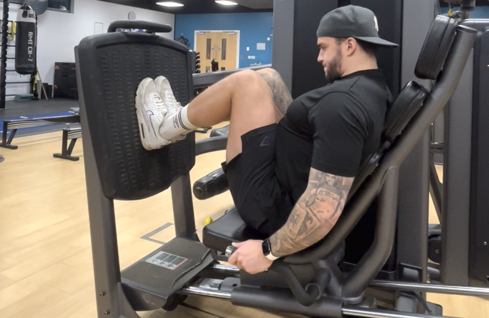 Leg Press Machine (Narrow Stance)