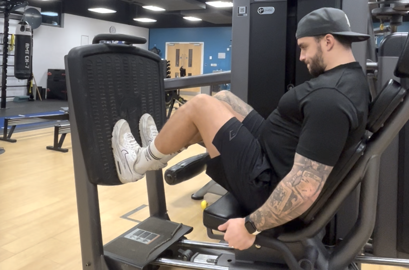 Leg Press Machine (Low Stance)