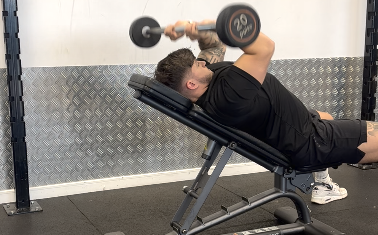 Barbell Incline Skull Crusher