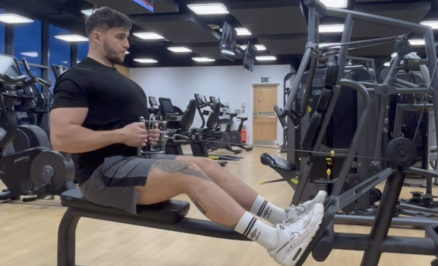 Seated Cable Row (Close Grip)