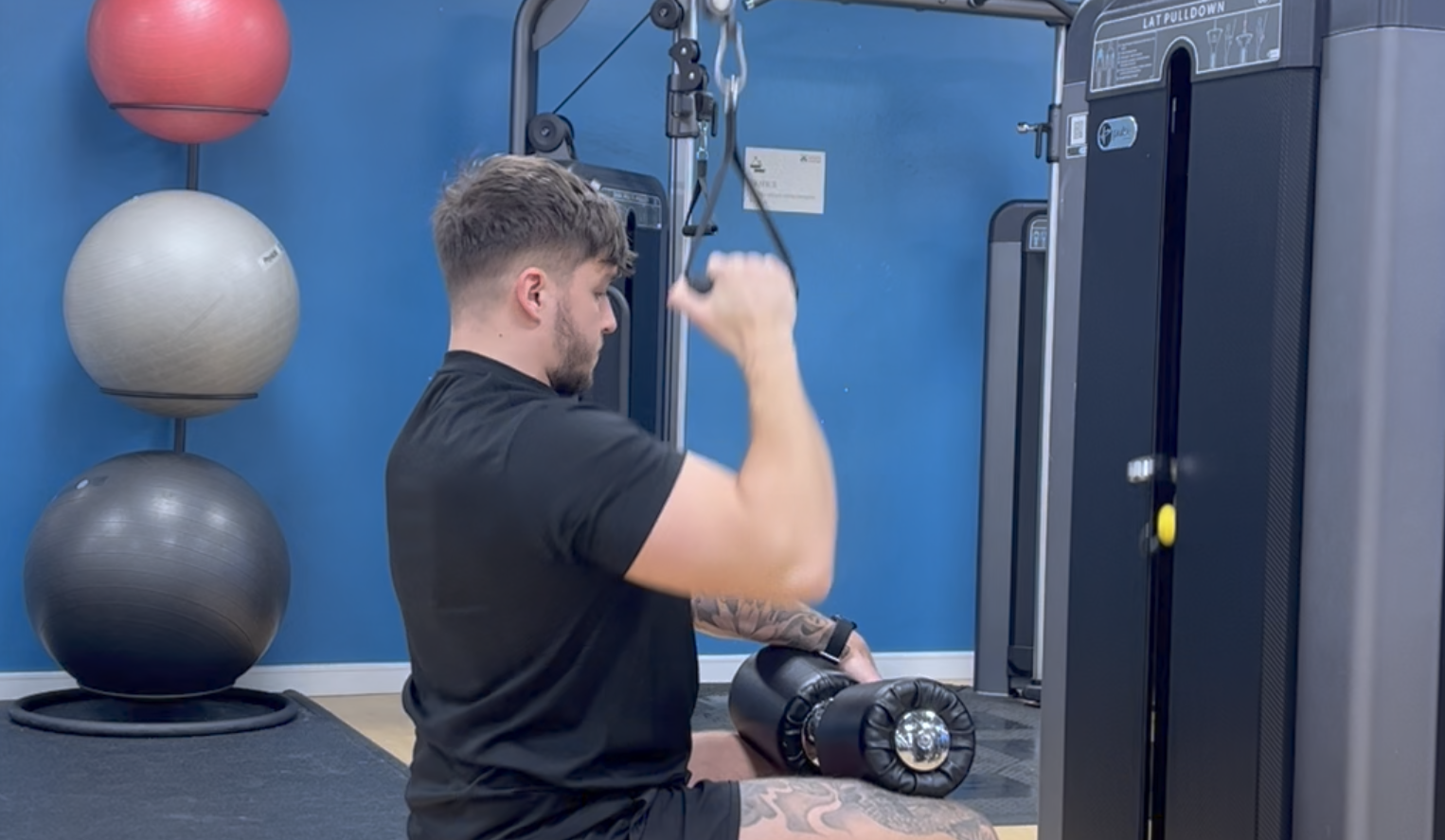 Single Arm Lat Pulldown