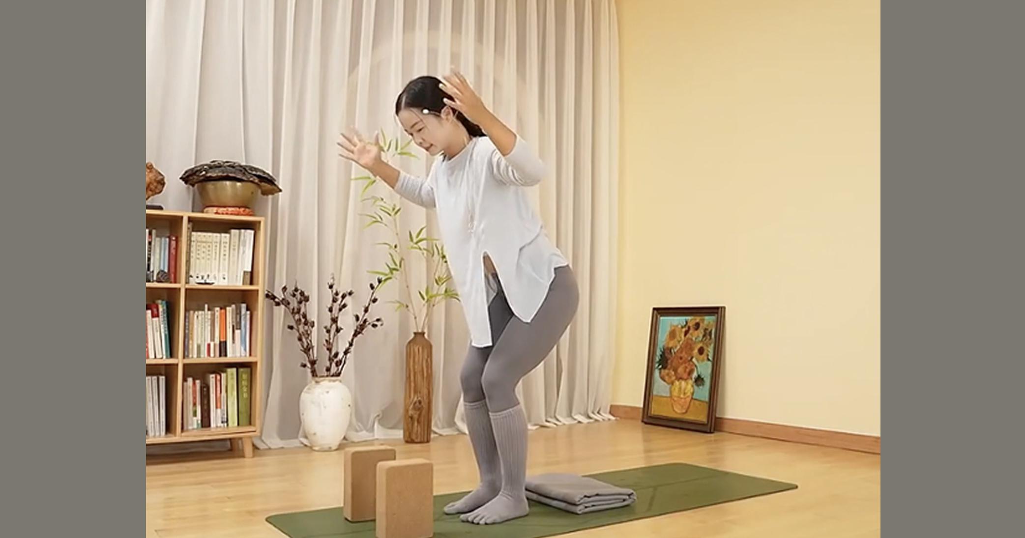 2-Min Meridian Yoga to Unblock Stiff Shoulders & Hips