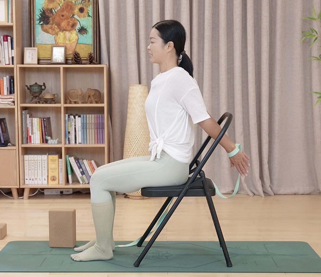 Fix Hunchback with a Yoga Strap | Correct Rounded Shoulders & Open Chest