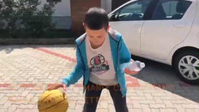 Clip_4: ABILITA’ CON PALLA e BOTTIGLIA